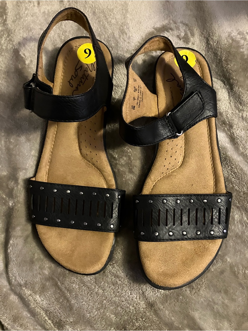 Natural Soul Black and Tan Studded Slide Sandals